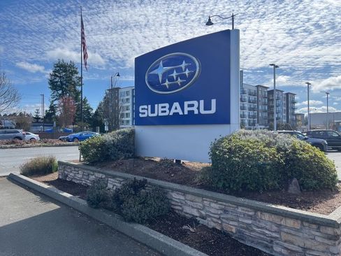 Used 2013 Subaru Outback 3.6R Limited w/ Popular Pkg 1B image 10