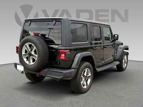 Used 2019 Jeep Wrangler Unlimited Sahara AWD/4WD image 21
