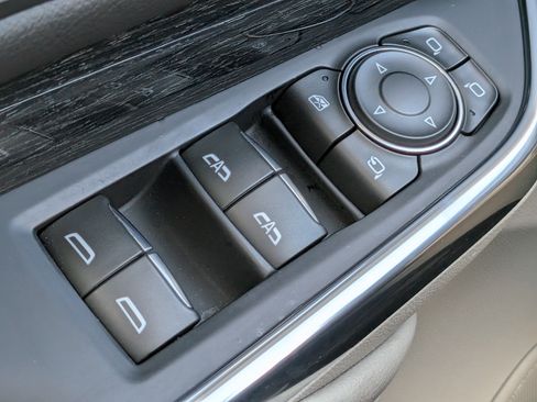 Used 2023 Cadillac XT4 Premium Luxury w/ Cold Weather Package FWD image 23