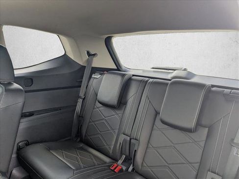 Used 2025 Volkswagen Atlas SE FWD image 19