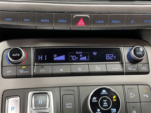 Used 2022 Hyundai Palisade SEL w/ 8P Bench Seat Package image 16