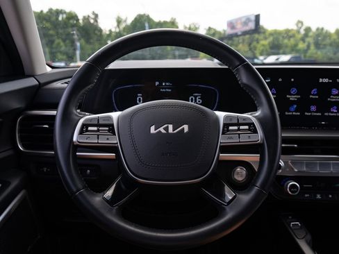 Used 2025 Kia Telluride S FWD image 30