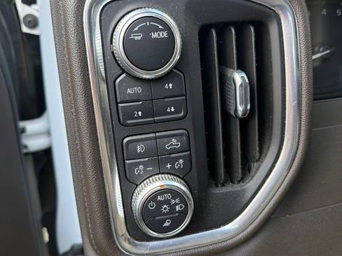 Used 2021 GMC Sierra 1500 SLT w/ SLT Premium Plus Package AWD/4WD image 13