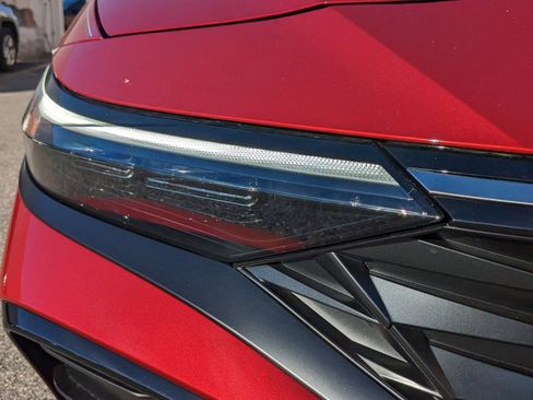 New 2025 Hyundai Elantra Limited image 13