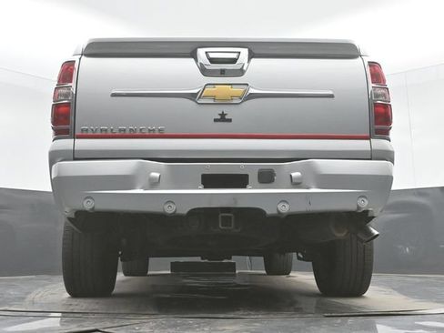 Used 2013 Chevrolet Avalanche LT AWD/4WD image 42