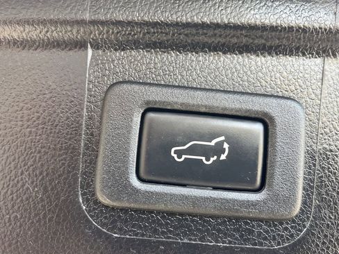 Used 2018 Subaru Outback 3.6R Touring image 27