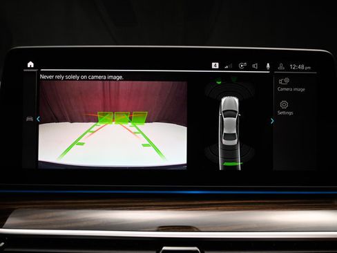 Used 2023 BMW 530e xDrive w/ Premium Package image 90