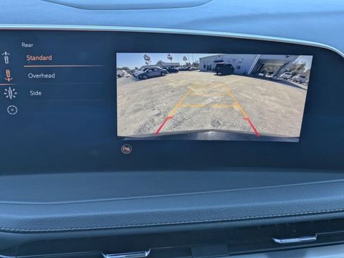 Used 2025 Cadillac XT4 Premium Luxury image 24