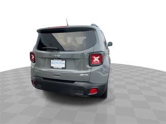 Used 2022 Jeep Renegade Latitude w/ Sun/Sound Group video 2