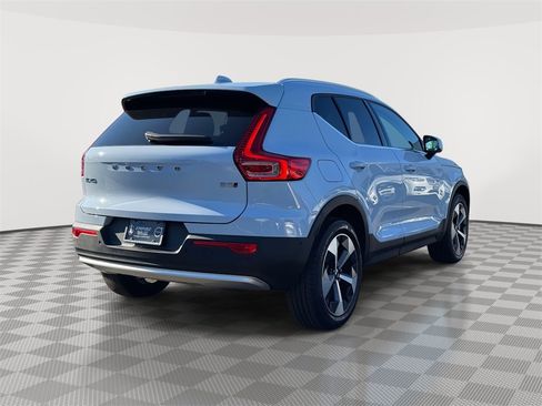 Certified 2025 Volvo XC40 B5 Plus image 5