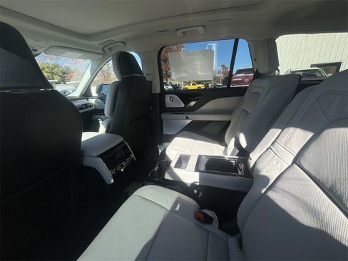 New 2026 Lincoln Aviator Reserve w/ Luxury Package image 13