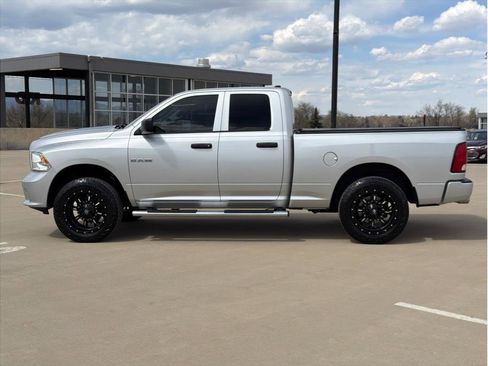 Used 2017 RAM 1500 Express AWD/4WD image 4