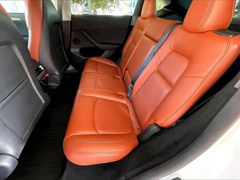 Used 2025 Tesla Model Y Long Range AWD/4WD image 19