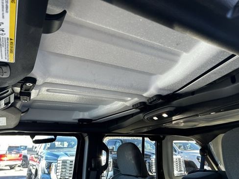 Used 2024 Jeep Wrangler Willys image 15