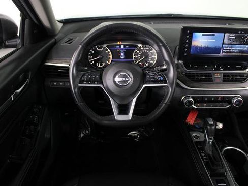 Certified 2023 Nissan Altima 2.5 SV w/ SV Premium Package FWD image 14