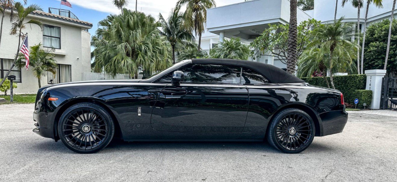 Used 2020 Rolls-Royce Dawn RWD image 3