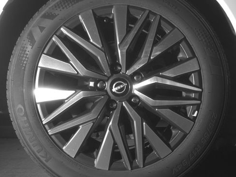 Used 2025 Nissan Altima 2.5 SV image 14