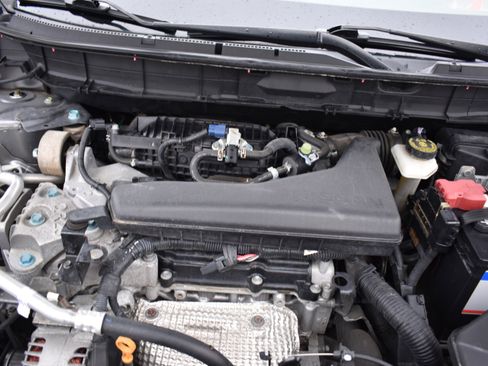 Used 2018 Nissan Rogue SV image 30