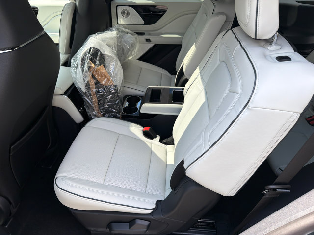 New 2027 Lincoln Aviator Black Label AWD/4WD image 21