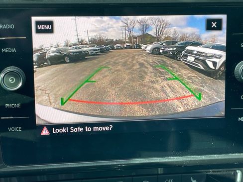 Used 2019 Volkswagen Golf SE w/ Driver Assistance Package image 19