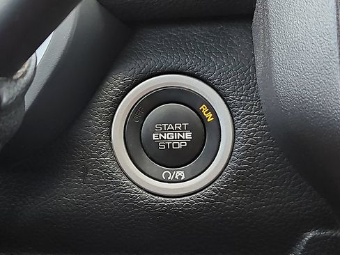 Used 2025 RAM 3500 Laramie AWD/4WD image 27