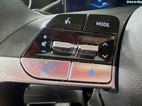 Used 2024 Hyundai Elantra SEL image 22