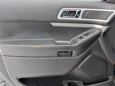Used 2013 Ford Explorer XLT image 13