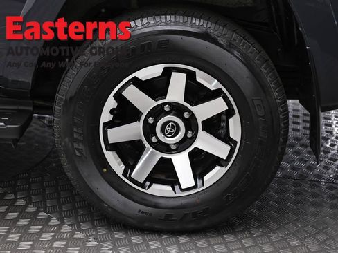 Used 2024 Toyota 4Runner TRD Off-Road Premium AWD/4WD image 8