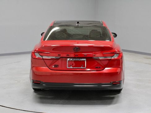Used 2025 Toyota Camry XLE AWD/4WD image 11