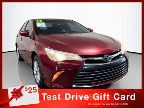 Used 2017 Toyota Camry LE FWD image 1