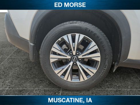 Used 2022 Nissan Rogue SV AWD/4WD image 11