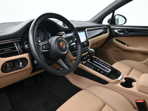 Used 2022 Porsche Macan S image 4