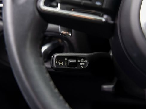 Certified 2023 Porsche Macan image 31