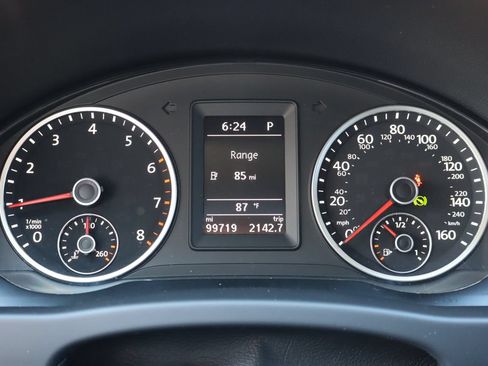 Used 2017 Volkswagen Tiguan Limited w/ Premium Package FWD image 8