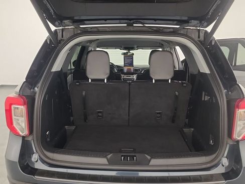 Used 2024 Ford Explorer XLT w/ Equipment Group 202A AWD/4WD image 28