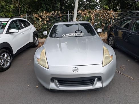 Used 2011 Nissan 370Z Touring w/ Aerodynamics Pkg RWD image 2
