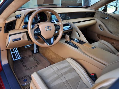 Used 2018 Lexus LC 500 Coupe w/ Performance Package image 33