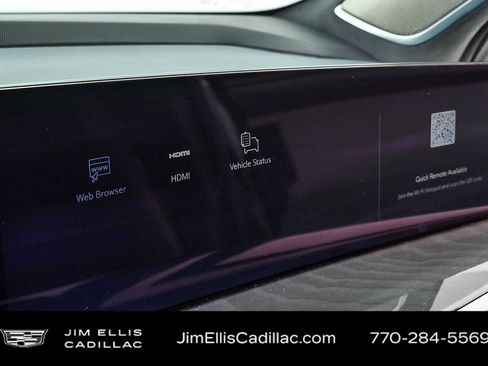 Certified 2025 Cadillac Escalade IQ Luxury 2 w/ LPO, Premium Carpet Package AWD/4WD image 15