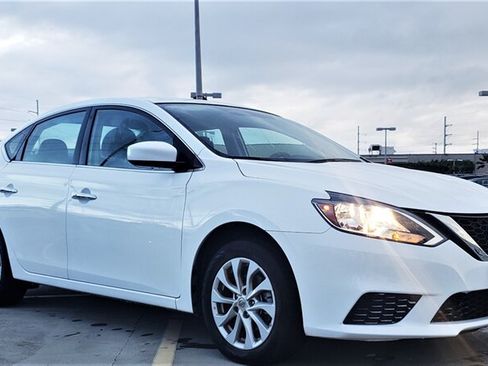 Used 2018 Nissan Sentra SV FWD image 4