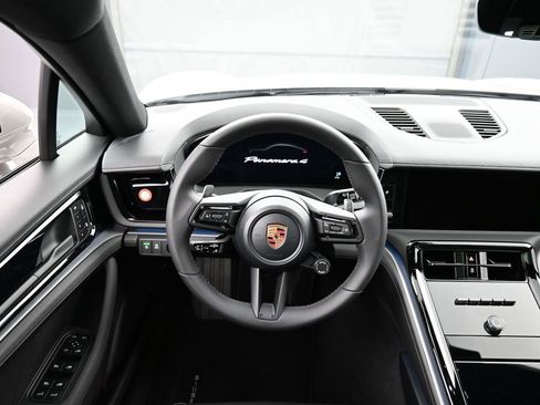 New 2026 Porsche Panamera 4 AWD/4WD image 18