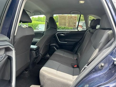 Used 2025 Toyota RAV4 XLE FWD image 18