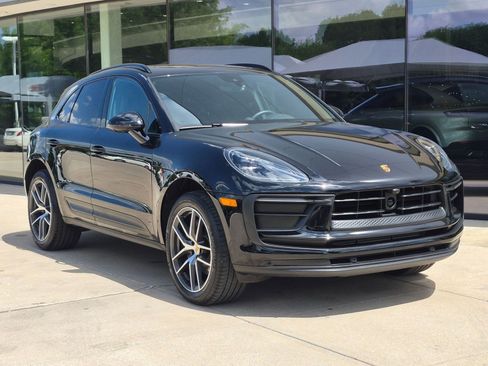 Certified 2026 Porsche Macan AWD/4WD image 7