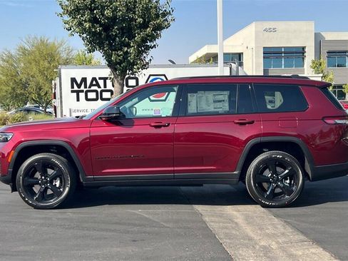 New 2025 Jeep Grand Cherokee L Altitude image 7