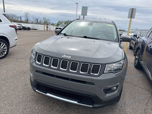 Used 2019 Jeep Compass Limited AWD/4WD image 3