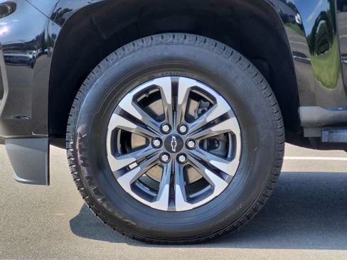 Used 2022 Chevrolet Colorado Z71 AWD/4WD image 17