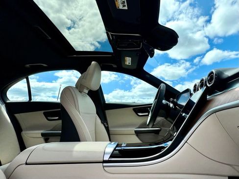 Certified 2022 Mercedes-Benz C 300 4MATIC Sedan image 11