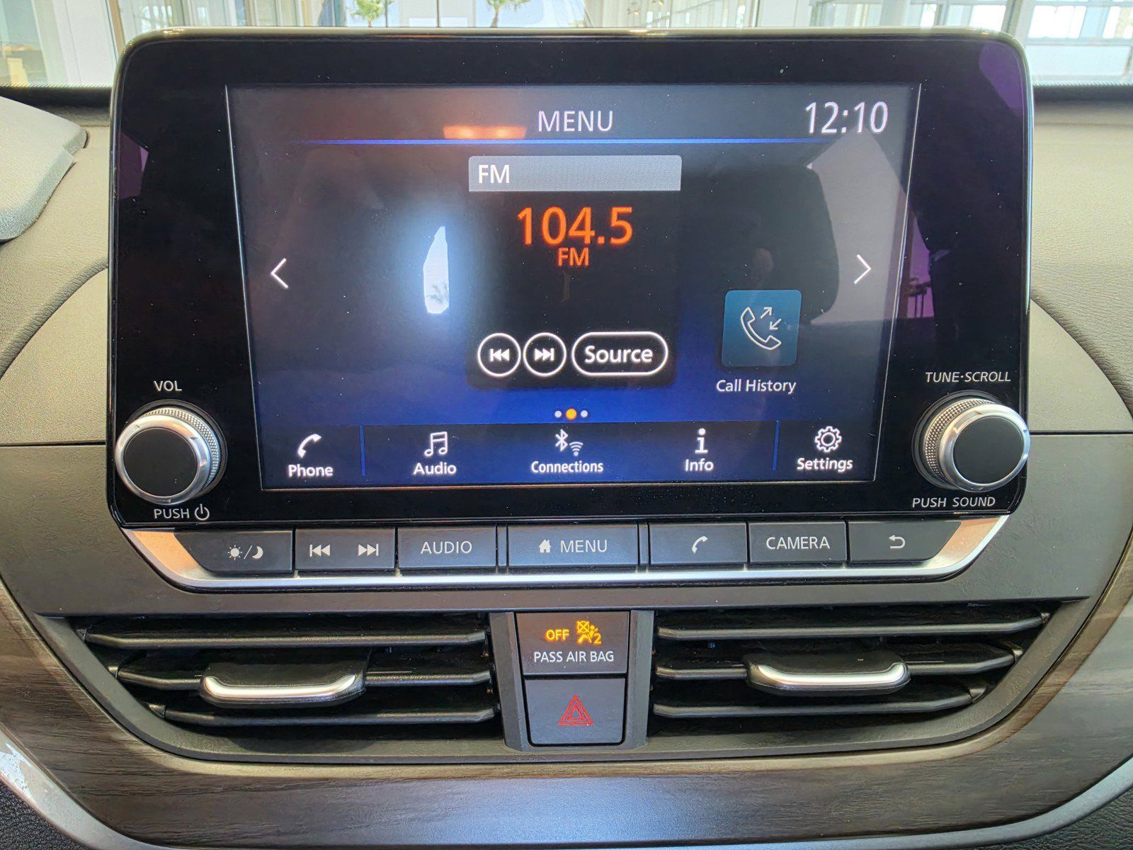 Used 2024 Nissan Altima 2.5 SV FWD image 11