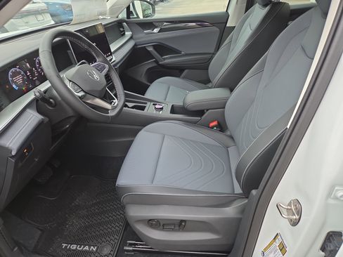 New 2026 Volkswagen Tiguan SE image 4