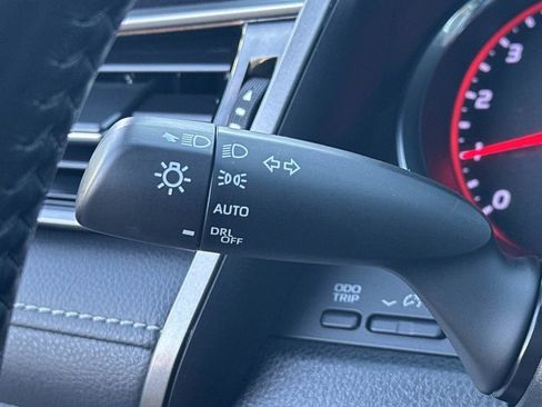 Used 2020 Toyota Camry XSE image 18