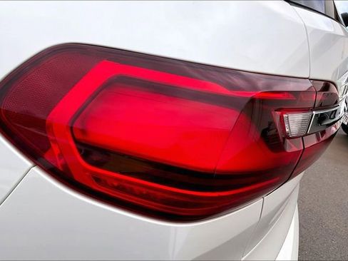 Used 2021 BMW X7 xDrive40i w/ Premium Package image 28